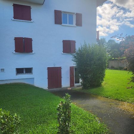 Studio Sur Les Fleuristes Cambo-les-Bains Exterior photo